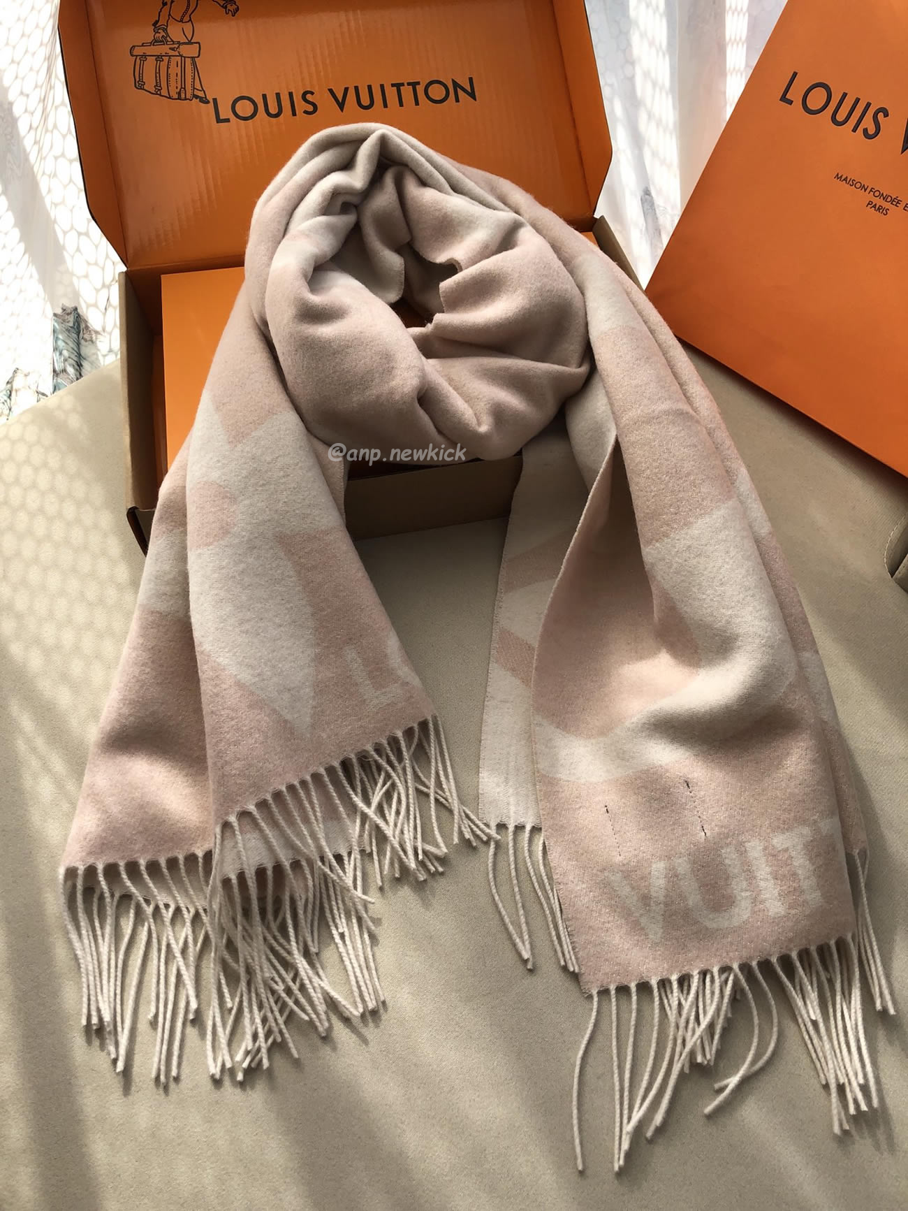 Louis Vuitton Lv Reykjavik Scarf 75x185cm (3) - newkick.cc